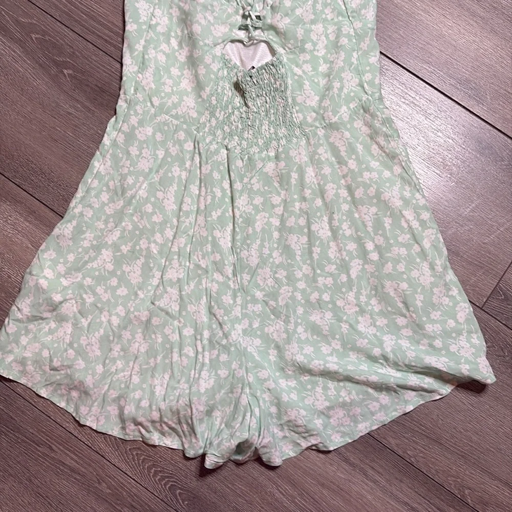 MM21 Streetwear society green floral romper with tie back and straps - Picture 6 of 7